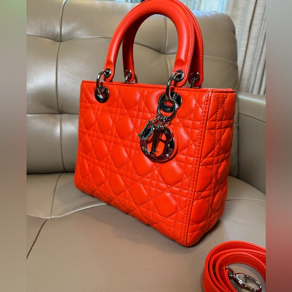 Sold x Christian Dior classic Lady Dior medium - Picture 3 of 14
